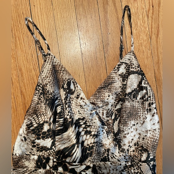 Lush Silk Faux Snakeskin Wide Leg Spaghetti Strap Jumpsuit - Size M - Picture 2 of 4